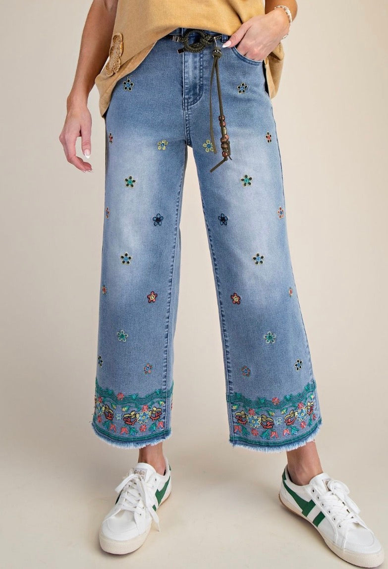 EMBROIDERY DETAILING STRETCH DENIM PANTS
