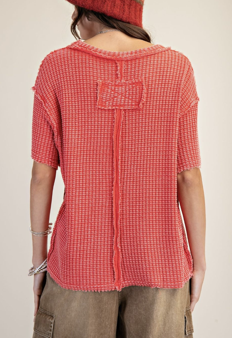 RED WASHED WAFFLE SHORT SLEEVE TOP
