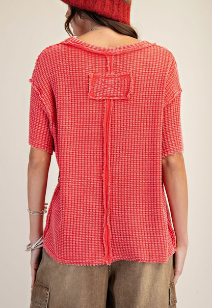 RED WASHED WAFFLE SHORT SLEEVE TOP