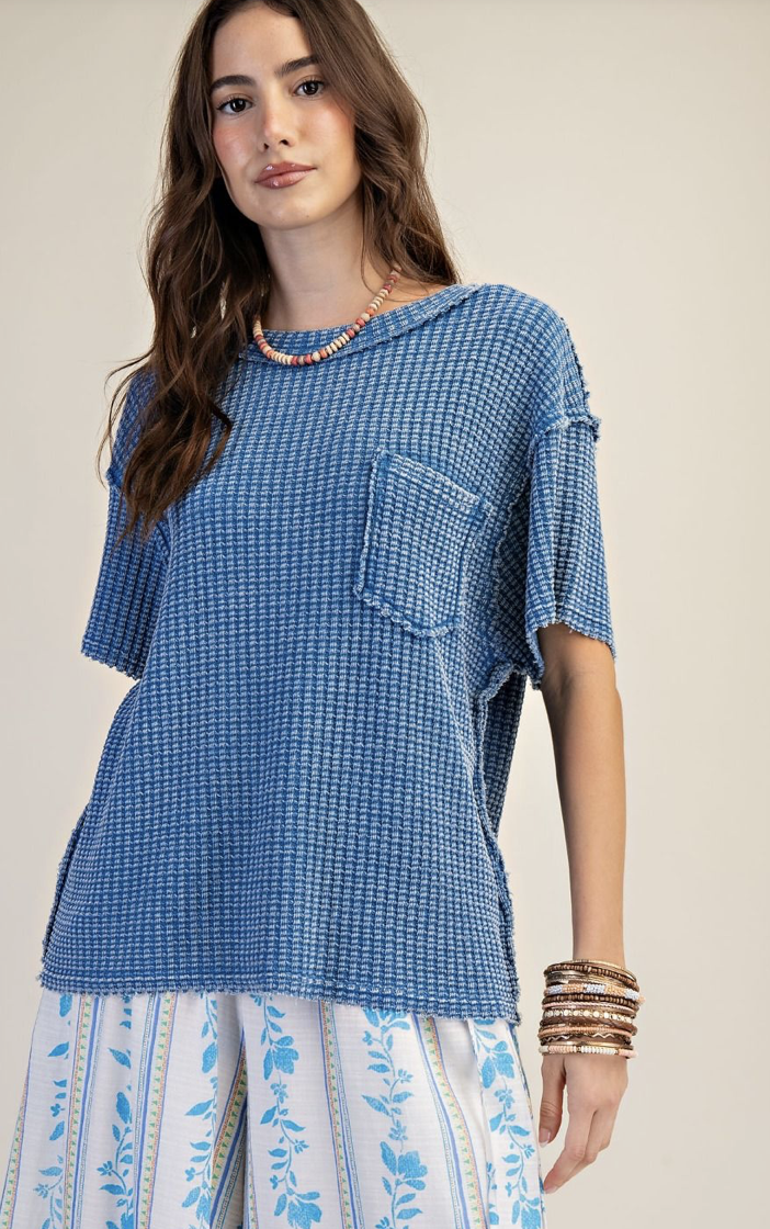 BLUE WASHED WAFFLE SHORT SLEEVE TOP